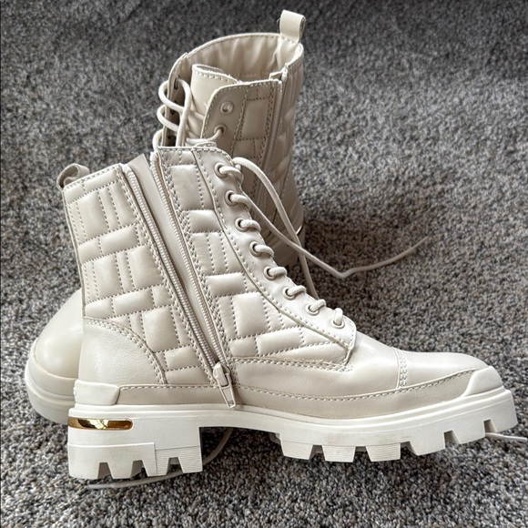 Aldo Women's Cream Quilted Leather combat Ankle Boots 8.5-New - Picture 3 of 5